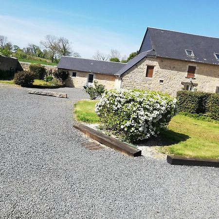 Bed and Breakfast Ferme de Montigny  Asnieres-en-Bessin Exterior foto